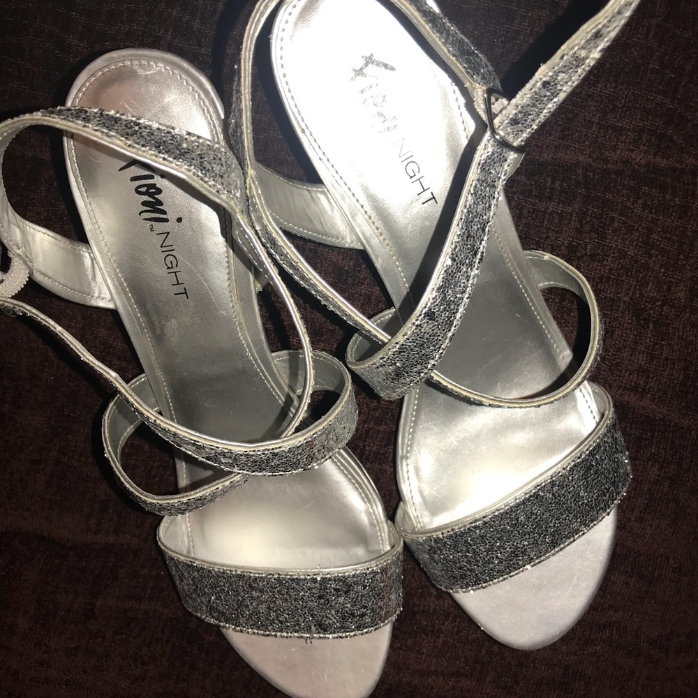 🌟Silver Sparkly Heels